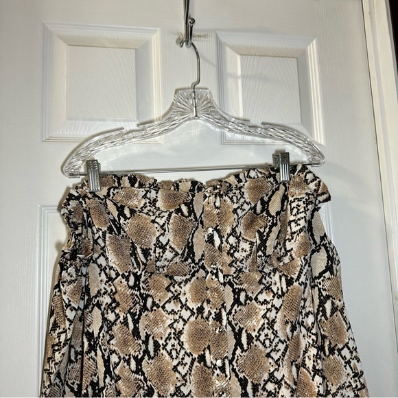 NWOT Wild Honey Tan Python/Reptile Print Off Shoulder Mini Dress size Medium - Picture 4 of 9